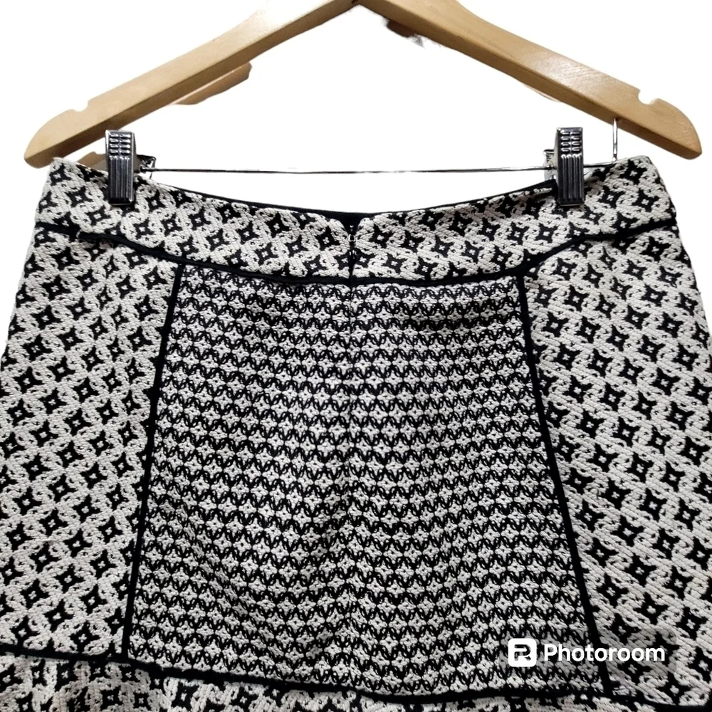 LOFT 12P Geometric Black Cream Ruffle Hem Work Career Skirt Wardrobe